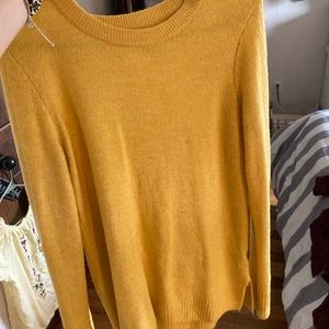 Old navy sweater